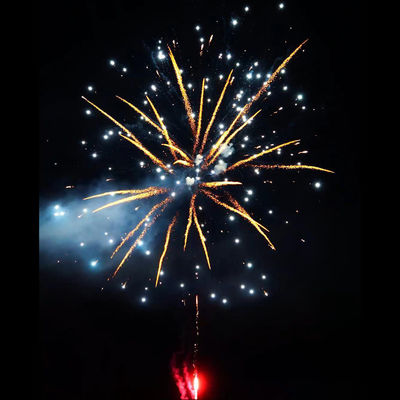 গরম বিক্রয় 138 শট রঙিন ভোক্তা সস্তা দাম কেক উদযাপনের জন্য আউটডোর বড় ফায়ারওয়ার্ক কেক